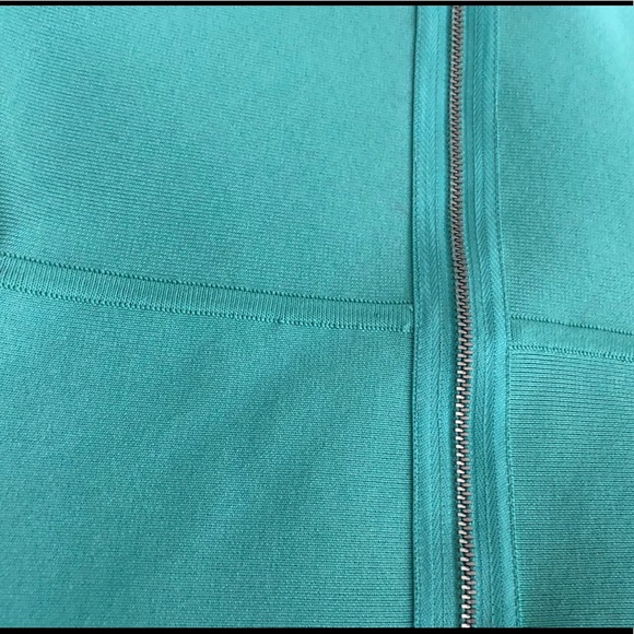 NWT BCBGMAXAZRIA Gisela bandage dress. - Picture 7 of 10